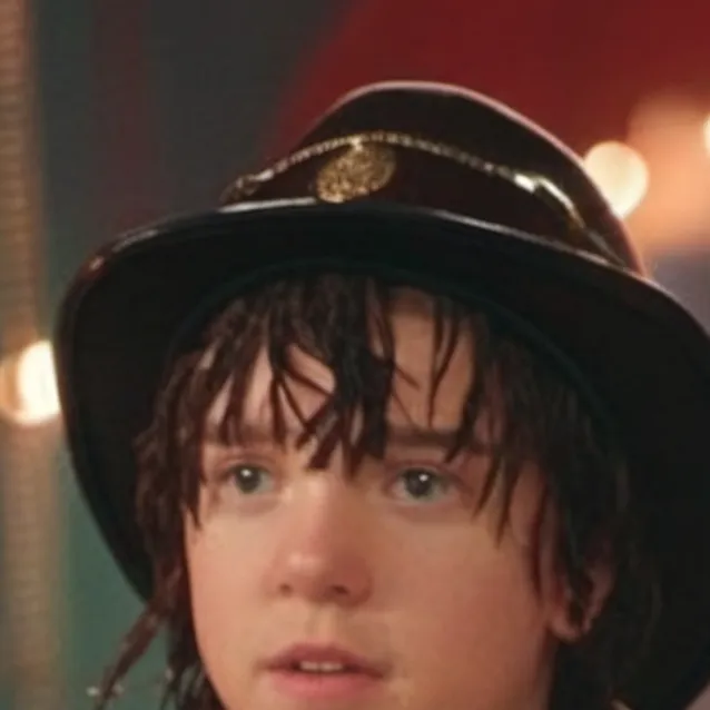 chat with ai character: Young Bernard