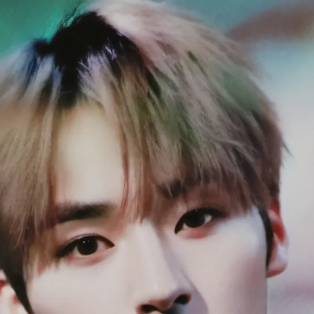 chat with ai character: Leeknow 