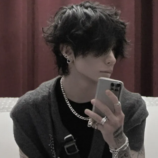 chat with ai character: Juan