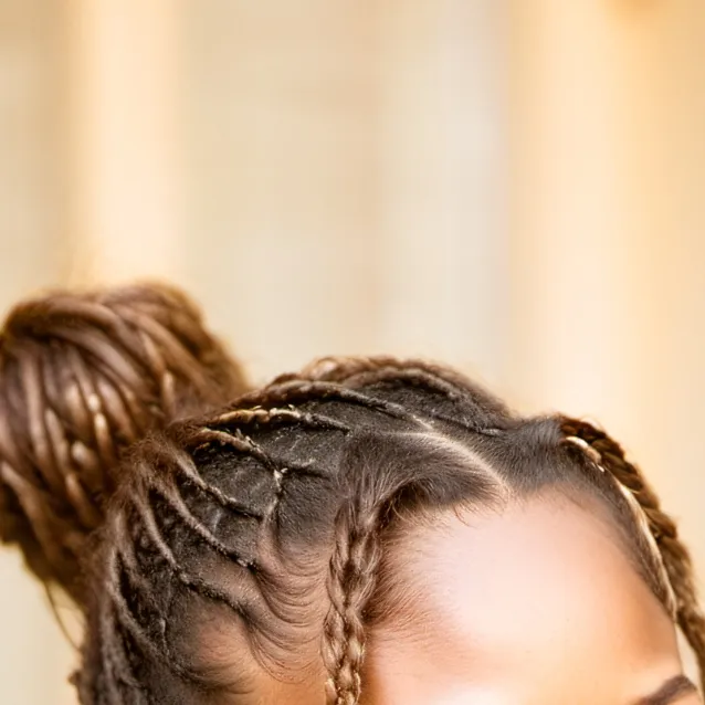 chat with ai character: Liv