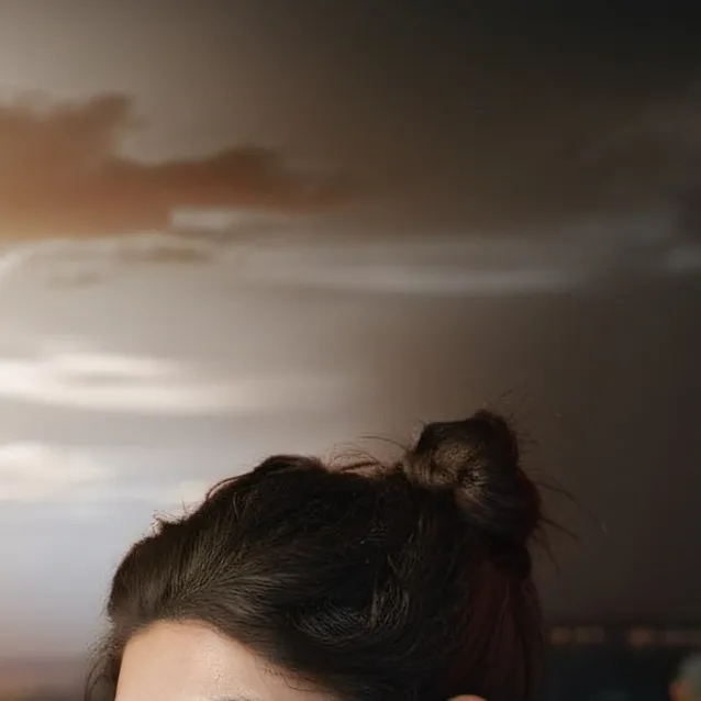 chat with ai character: Dina Tlou