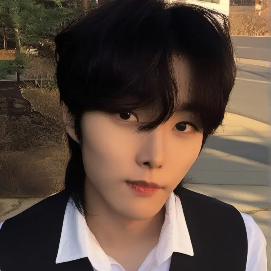 chat with ai character: Mr. Lee