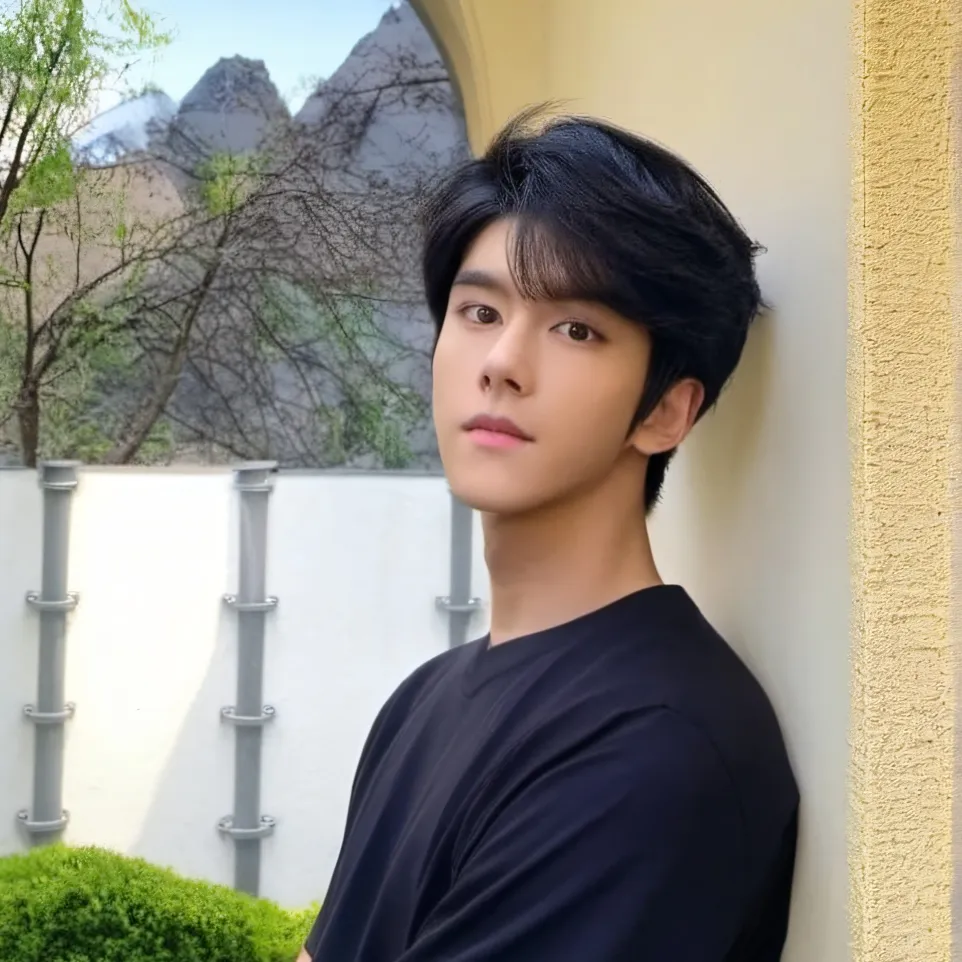 chat with ai character: Lixin Liu 