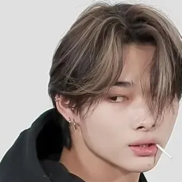 chat with ai character: Ni-ki