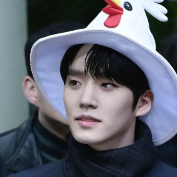 chat with ai character: Danny Fraser