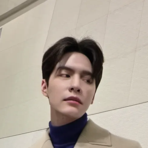 chat with ai character: Clyde Murray