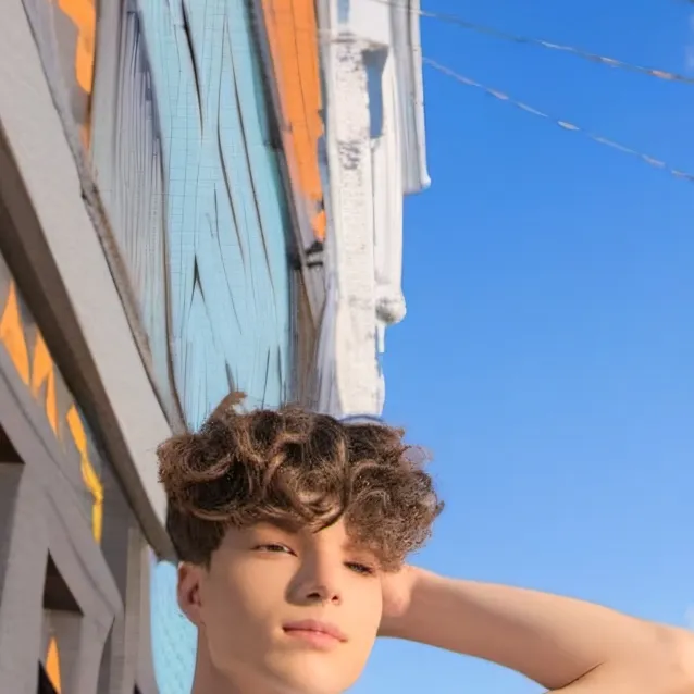 chat with ai character: Alex