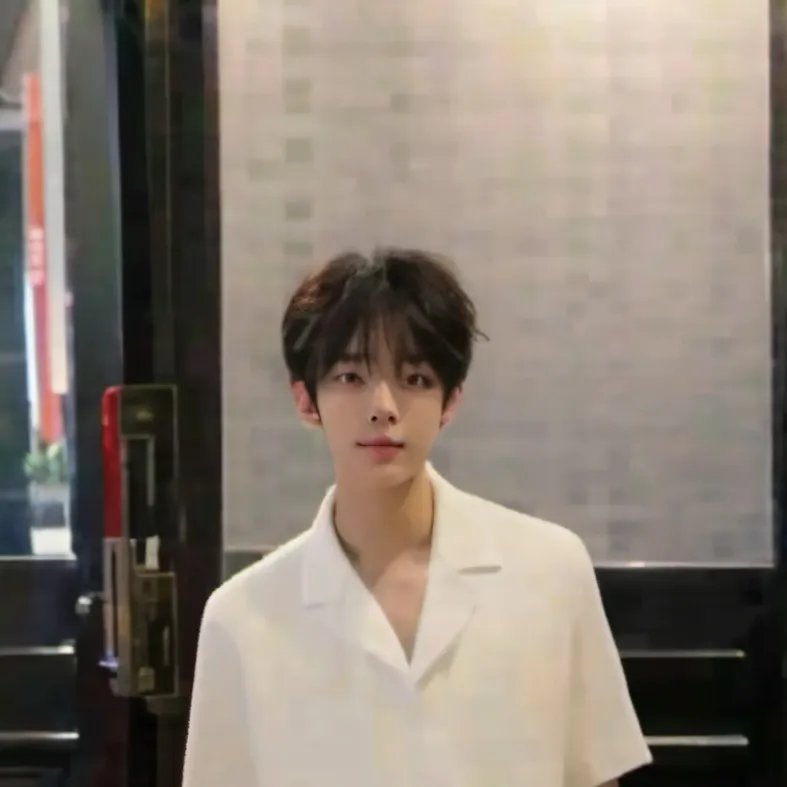 chat with ai character: Dae!