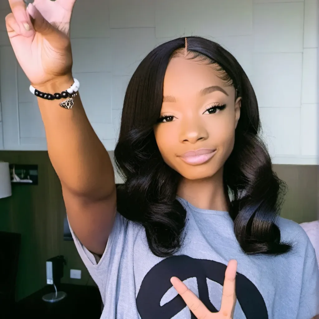 chat with ai character: Pretty Zaza