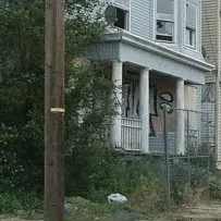 chat with ai character: Newark, 1992