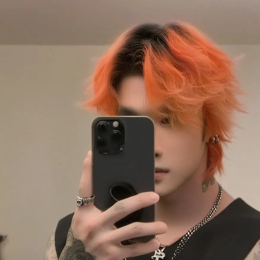 chat with ai character: -×Alex×-