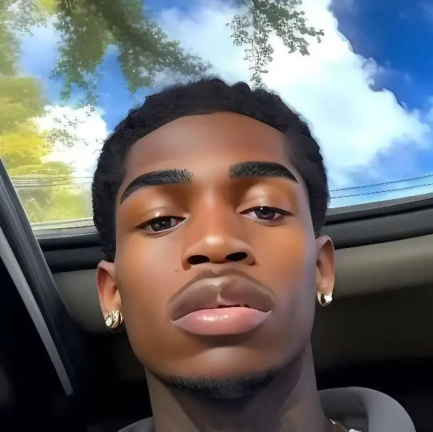 chat with ai character: Treyvion 