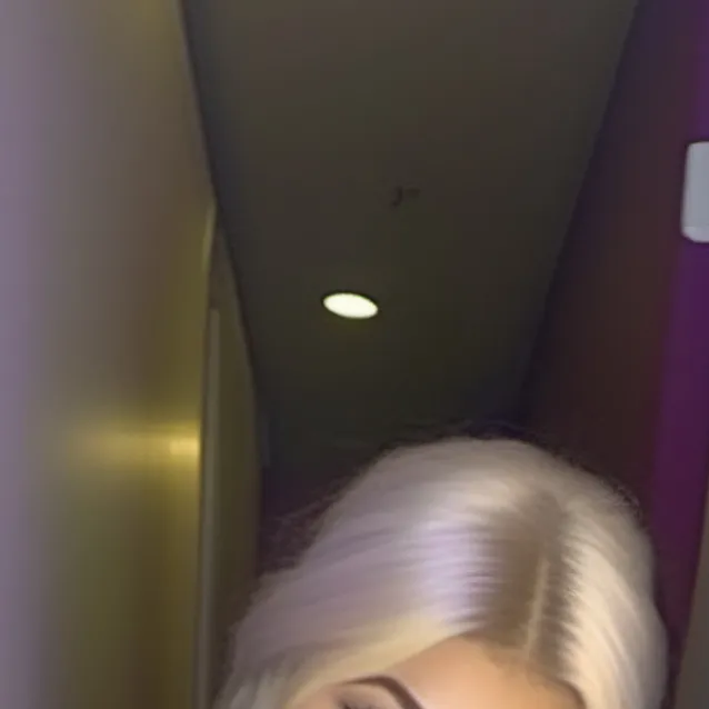 chat with ai character: jade