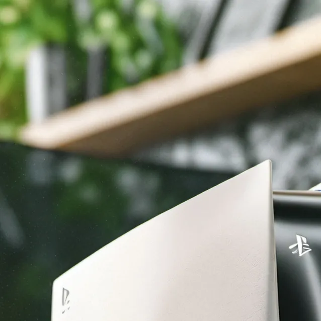 chat with ai character: Playstation 5