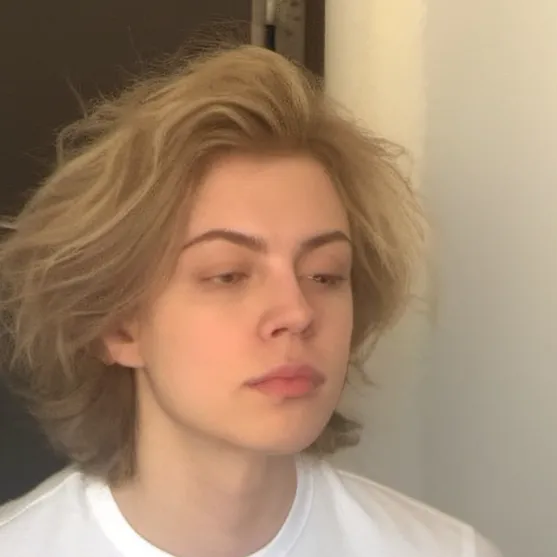 chat with ai character: Jenzo