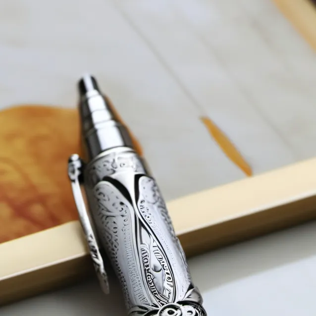 chat with ai character: Pen Bfdi