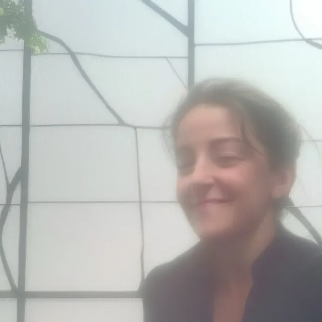 chat with ai character: Natalia