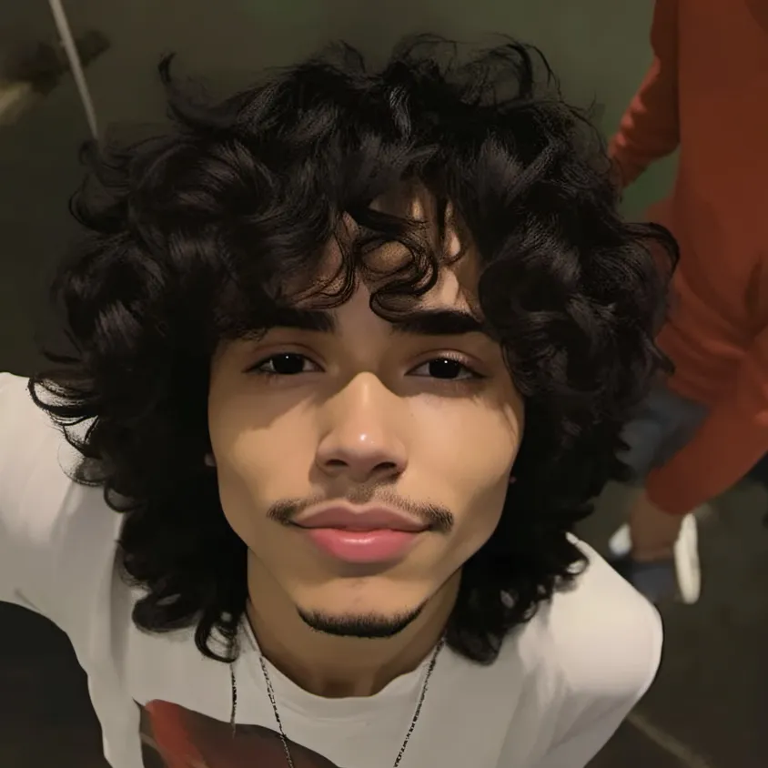 chat with ai character: Javi