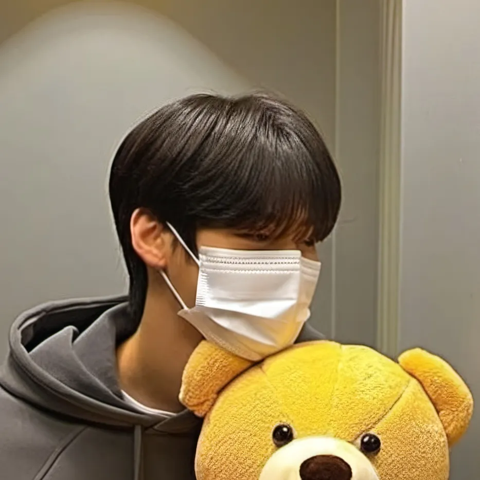 chat with ai character: Yon jin