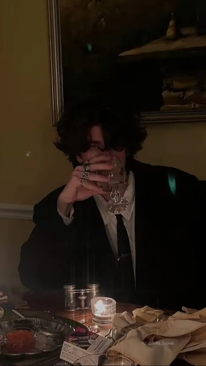 ai character: ~Liam~ background