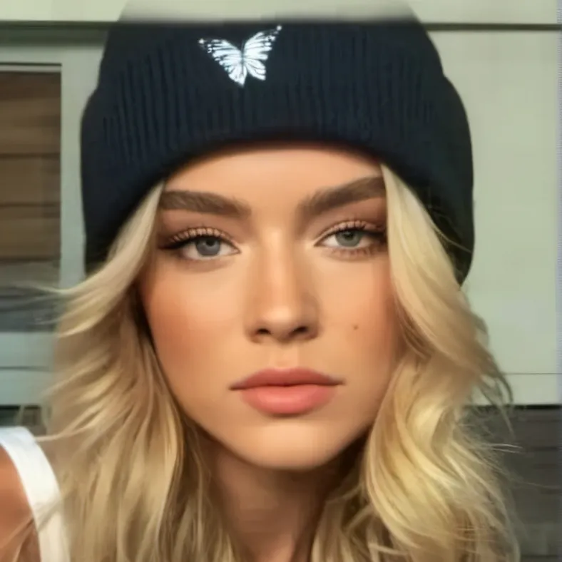 chat with ai character: Harper K