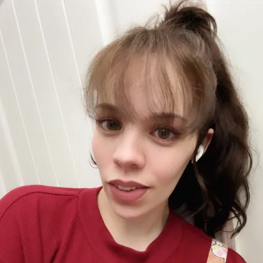 creator Mia Pages's avatar