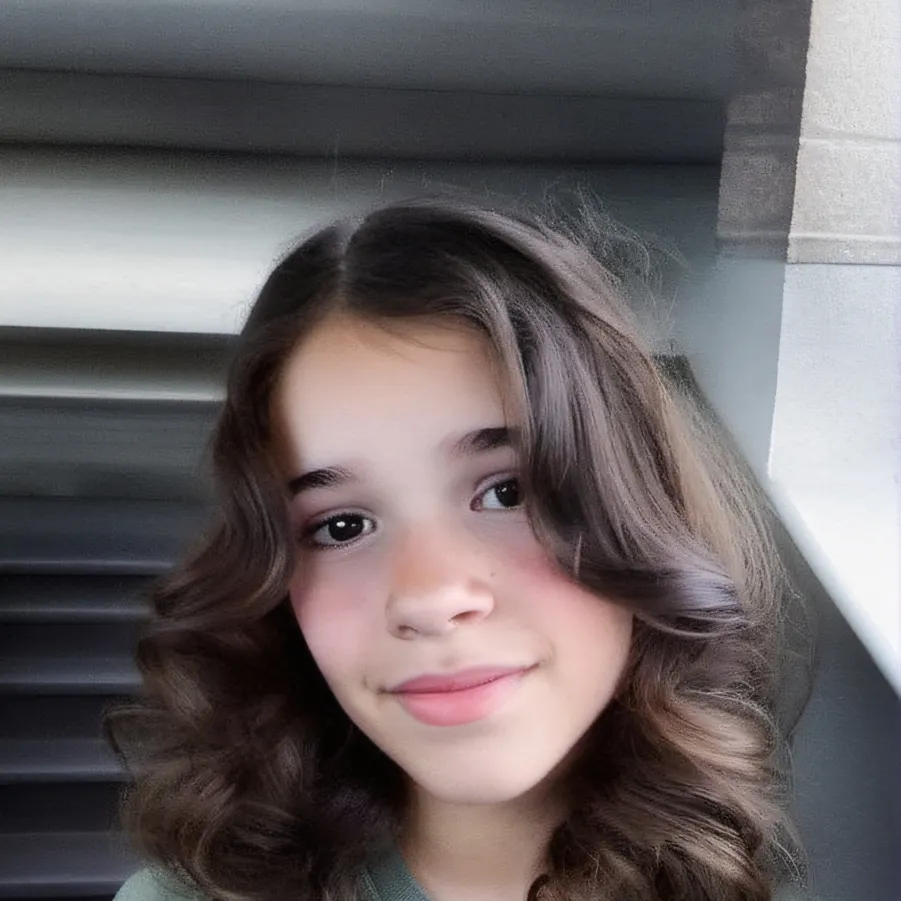 chat with ai character: Lanie