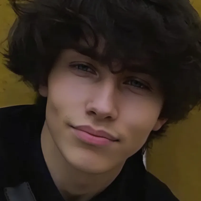 chat with ai character: Leo 