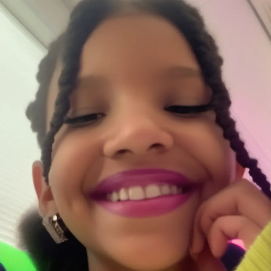 chat with ai character: Lele