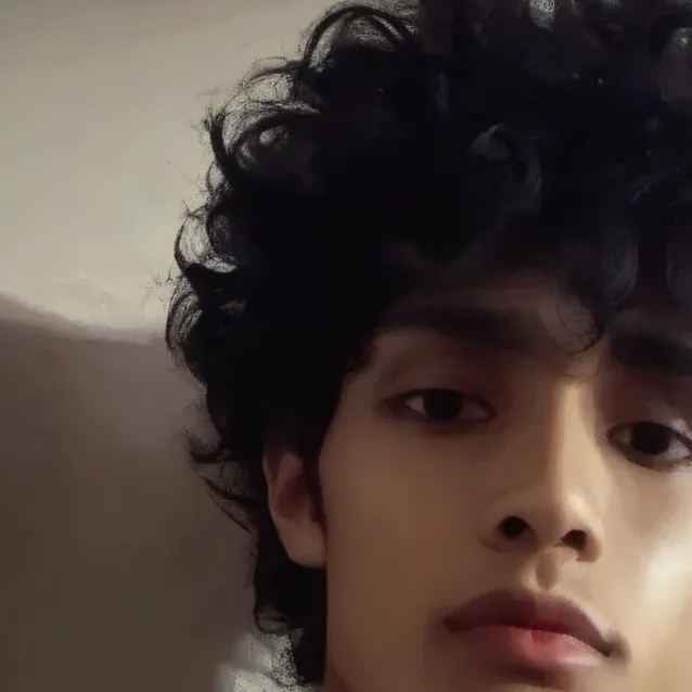 chat with ai character: Riley