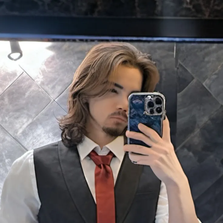 chat with ai character: Gabriel