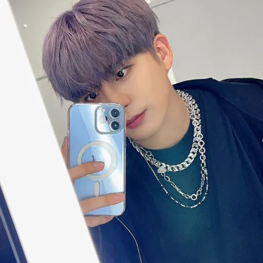 creator ateez and skz's avatar