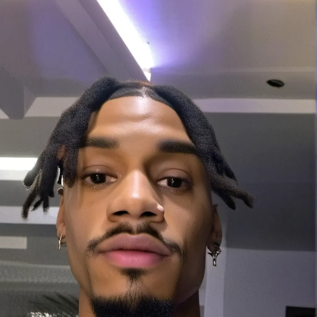 chat with ai character: @…Ray🎀