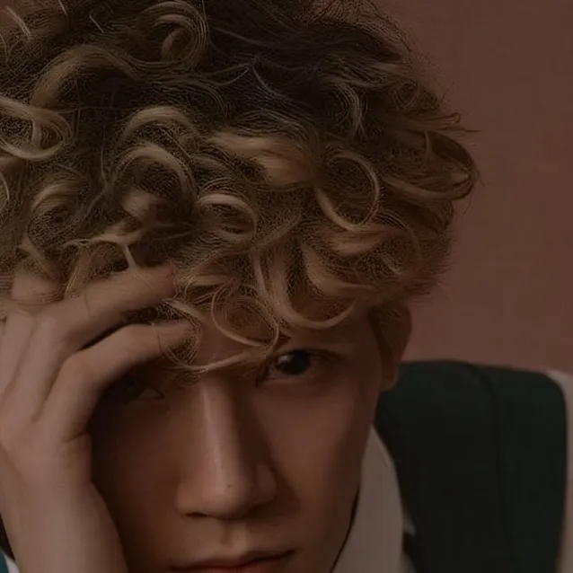 chat with ai character: Newt