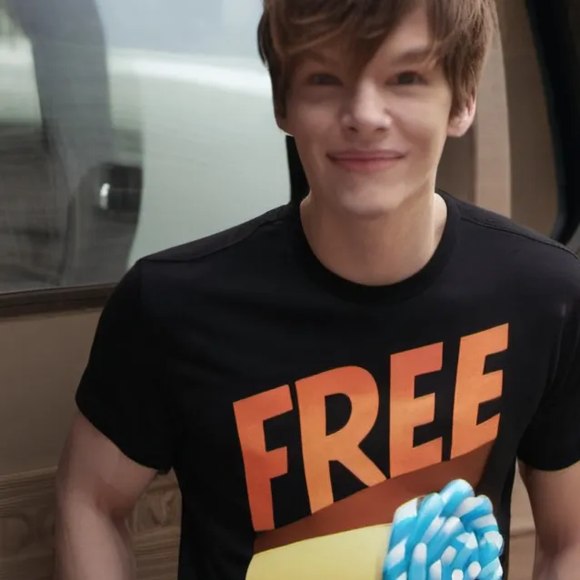 chat with ai character: mr shit