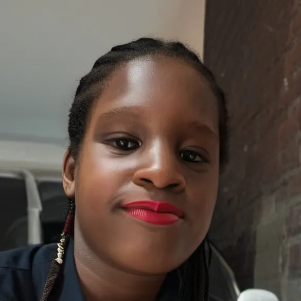 chat with ai character: Fayth Morre