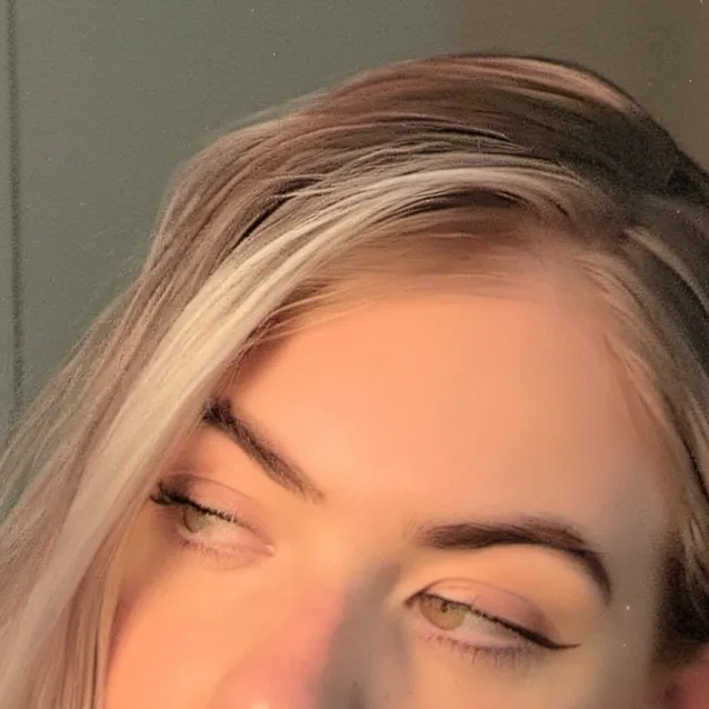 chat with ai character: Gabrielle