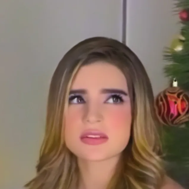 chat with ai character: Snow