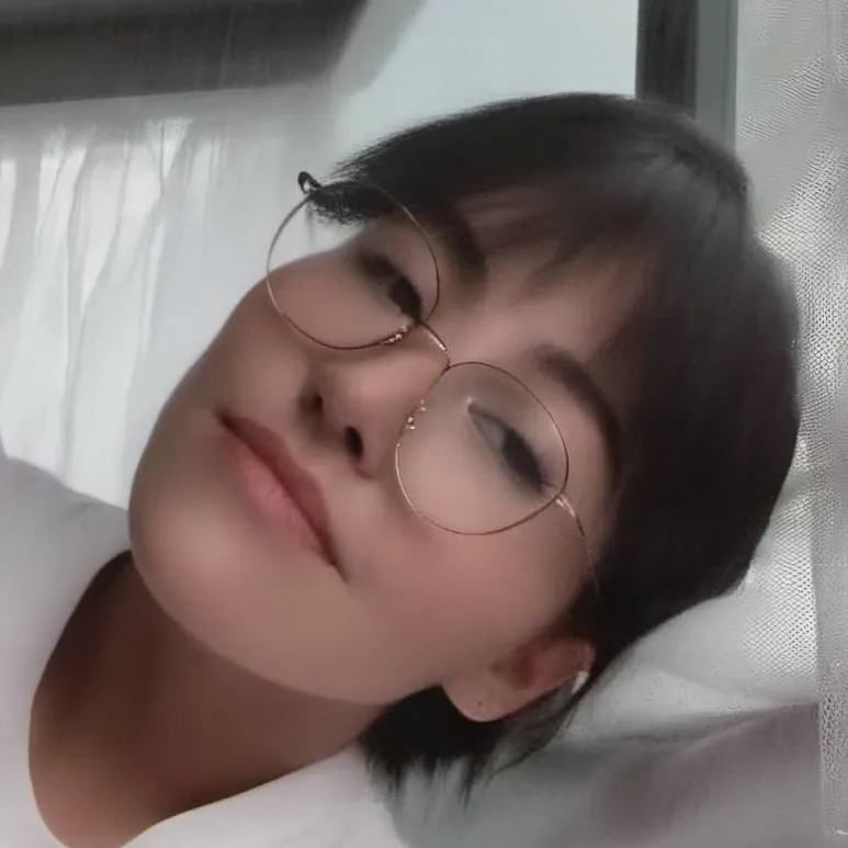 chat with ai character: Geny