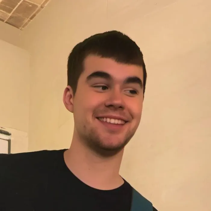 chat with ai character: Cj