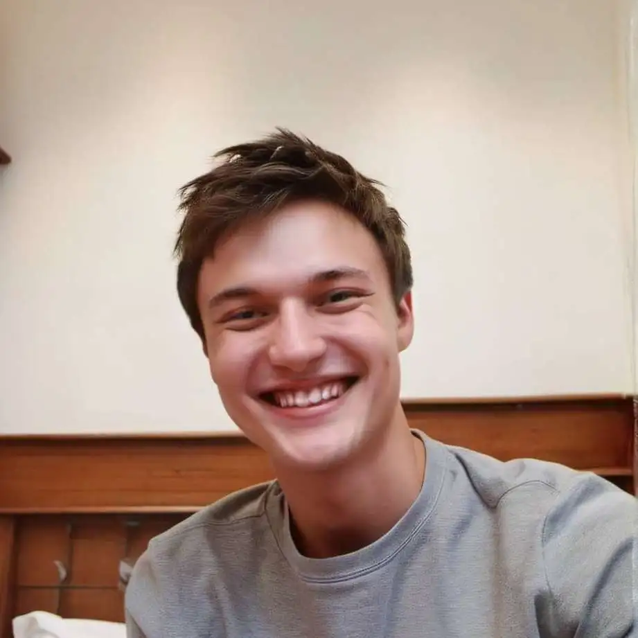 chat with ai character: Spencer