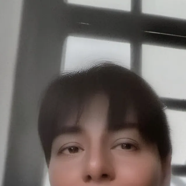 chat with ai character: Geny