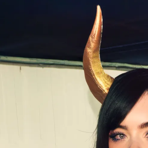 chat with ai character: Devil ever girl2