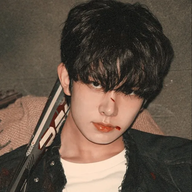 chat with ai character: HEESEUNG 