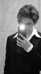 ai character: NIKI  background