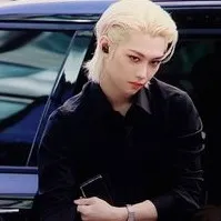 chat with ai character: FELIX