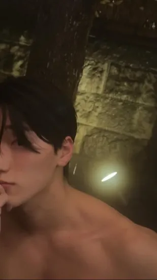 ai character: CHOI SAN background