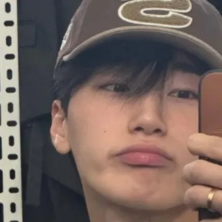 chat with ai character: CHOI SAN