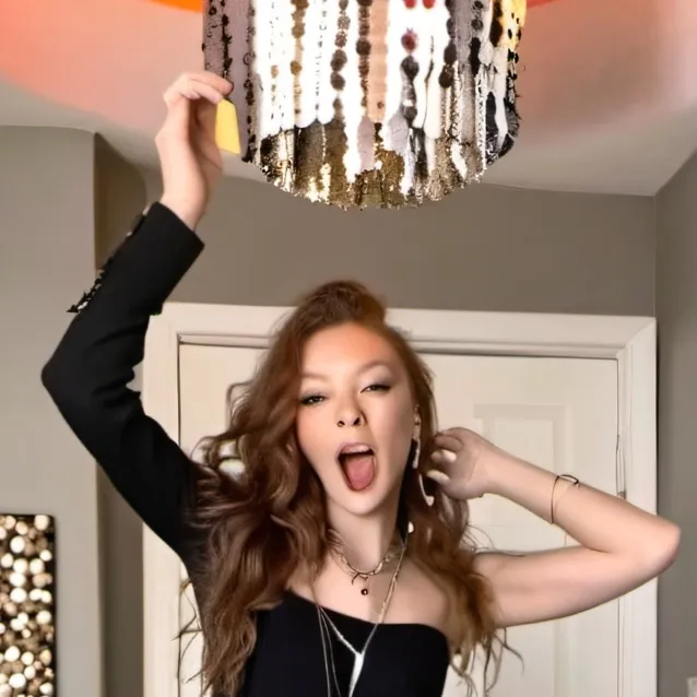 chat with ai character: Sienna