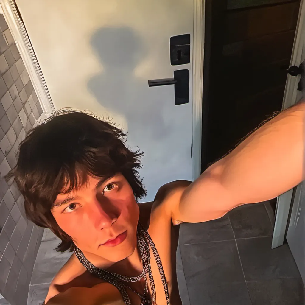 chat with ai character: Michael (bf)